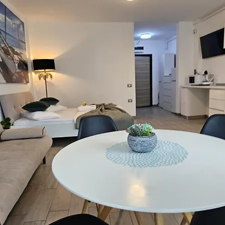 شقة Panoramic Seaview & Piscina Interioara Năvodari